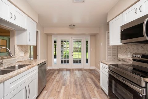 House in Altamonte Springs, Florida 4 bedrooms, 156.17 sq.m. № 1919676 - photo 13