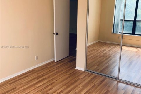 Condo in Tamarac, Florida, 2 bedrooms  № 1896156 - photo 13