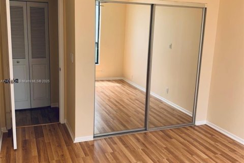 Condo in Tamarac, Florida, 2 bedrooms  № 1896156 - photo 12
