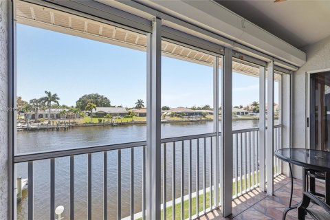 Condo in Cape Coral, Florida, 2 bedrooms  № 2244291 - photo 16