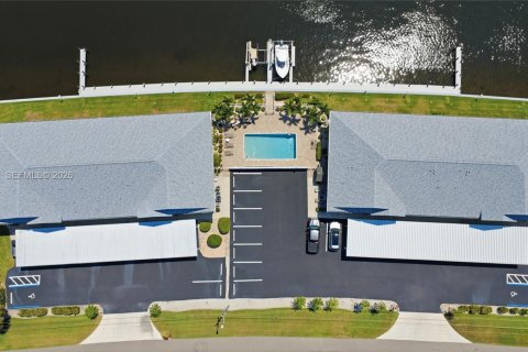 Condo in Cape Coral, Florida, 2 bedrooms  № 2244291 - photo 21