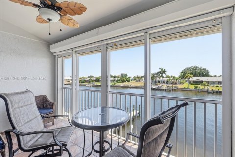 Condo in Cape Coral, Florida, 2 bedrooms  № 2244291 - photo 15