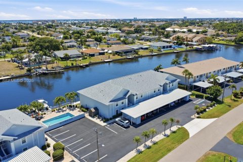 Condo in Cape Coral, Florida, 2 bedrooms  № 2244291 - photo 22
