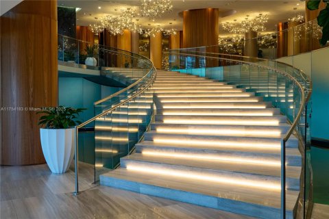 Купить кондоминиум в Майами, Флорида 2 спальни, 116.78м2, № 2020585 - фото 2