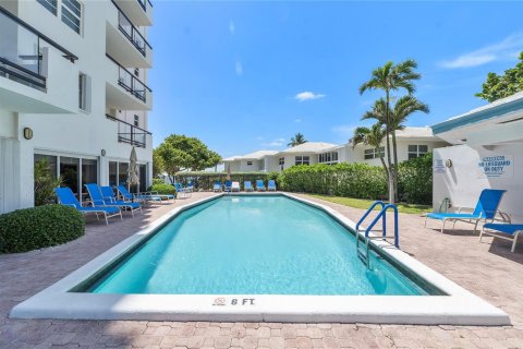 Copropriété à vendre à Lauderdale-by-the-Sea, Floride: 2 chambres, 99.41 m2 № 2082275 - photo 26