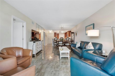 Copropriété à vendre à Lauderdale-by-the-Sea, Floride: 2 chambres, 99.41 m2 № 2082275 - photo 13