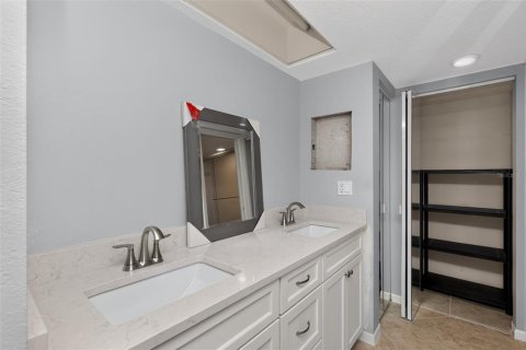 Copropriété à vendre à Tarpon Springs, Floride: 2 chambres, 104.52 m2 № 2220887 - photo 11