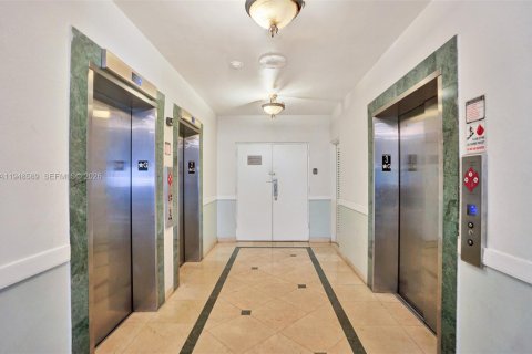 Condo in Miami, Florida, 1 bedroom  № 2090769 - photo 16
