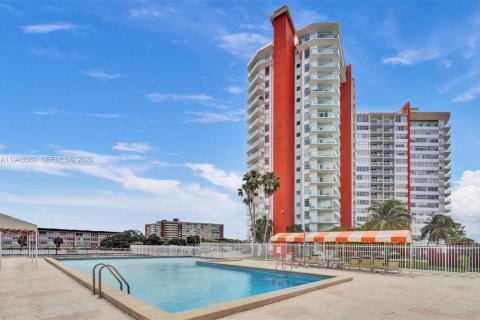 Condo in Miami, Florida, 1 bedroom  № 2090769 - photo 18