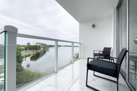 Condo in Miami, Florida, 1 bedroom  № 2090769 - photo 15