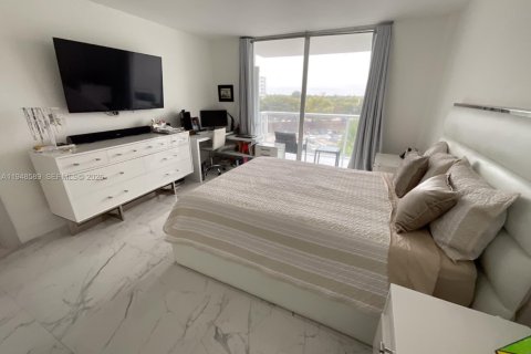 Condo in Miami, Florida, 1 bedroom  № 2090769 - photo 9