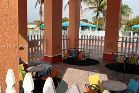 Condo in Homestead, Florida, 3 bedrooms  № 2040647 - photo 6