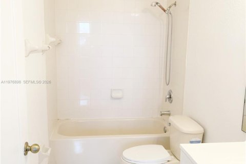 Condo in Homestead, Florida, 3 bedrooms  № 2040647 - photo 12