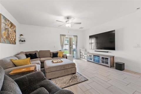 Casa en venta en Land O' Lakes, Florida, 6 dormitorios, 239.69 m2 № 1786086 - foto 4