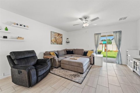 Casa en venta en Land O' Lakes, Florida, 6 dormitorios, 239.69 m2 № 1786086 - foto 3