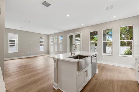 House in Tampa, Florida 3 bedrooms, 195.93 sq.m. № 2128616 - photo 18