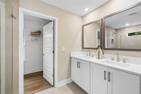 House in Tampa, Florida 3 bedrooms, 195.93 sq.m. № 2128616 - photo 6