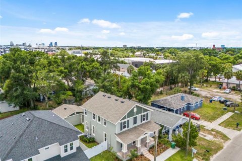 House in Tampa, Florida 3 bedrooms, 195.93 sq.m. № 2128616 - photo 12