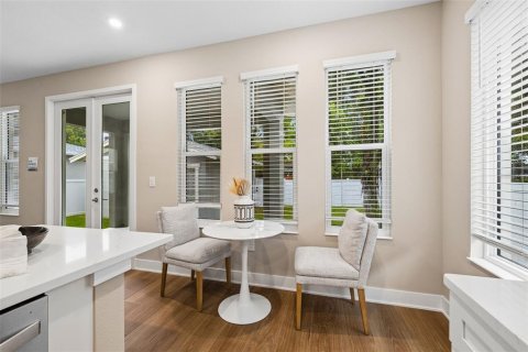 House in Tampa, Florida 3 bedrooms, 195.93 sq.m. № 2128616 - photo 5