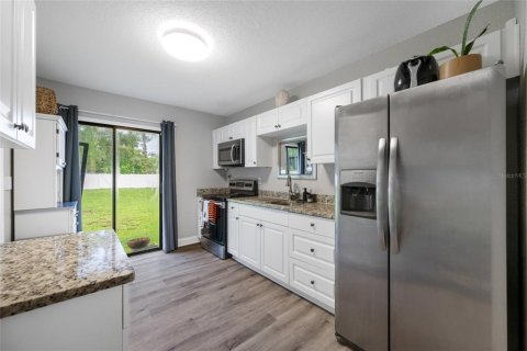 Villa ou maison à vendre à Saint Petersburg, Floride: 3 chambres, 83.98 m2 № 2413908 - photo 11
