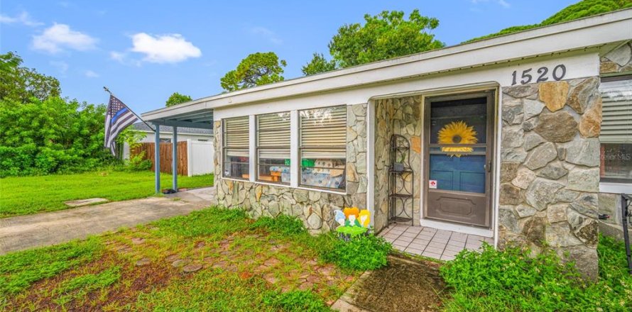 Villa ou maison à Saint Petersburg, Floride 3 chambres, 83.98 m2 № 2413908