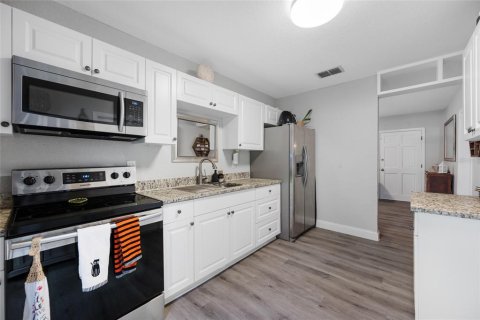 Villa ou maison à vendre à Saint Petersburg, Floride: 3 chambres, 83.98 m2 № 2413908 - photo 9
