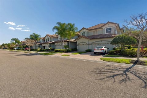 Adosado en venta en Lakewood Ranch, Florida, 4 dormitorios, 188.03 m2 № 2113462 - foto 3