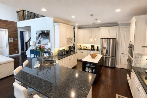 House in Windermere, Florida 6 bedrooms, 477.52 sq.m. № 2299892 - photo 20