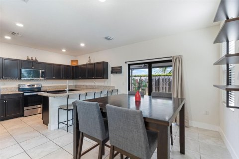 Touwnhouse à vendre à Homestead, Floride: 3 chambres, 154.12 m2 № 2090634 - photo 6