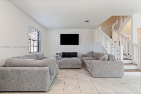 Touwnhouse à vendre à Homestead, Floride: 3 chambres, 154.12 m2 № 2090634 - photo 4