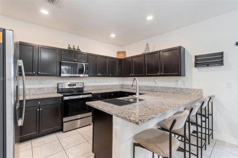Touwnhouse à vendre à Homestead, Floride: 3 chambres, 154.12 m2 № 2090634 - photo 11