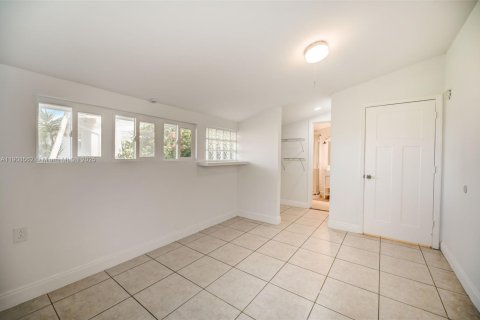 Casa en venta en Miami, Florida, 4 dormitorios № 1964173 - foto 26