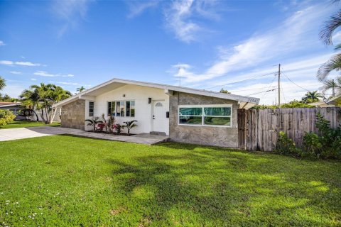 Casa en venta en Miami, Florida, 4 dormitorios № 1964173 - foto 2