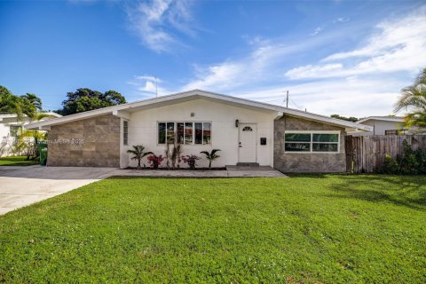 Casa en venta en Miami, Florida, 4 dormitorios № 1964173 - foto 3