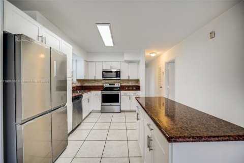 Casa en venta en Miami, Florida, 4 dormitorios № 1964173 - foto 9