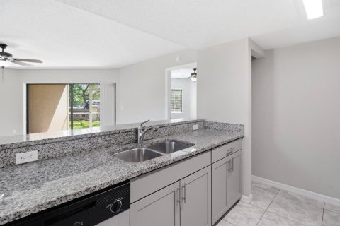 Appartement à louer à St. Lucie, Floride: 2 chambres, 92.9 m2 № 2249732 - photo 3