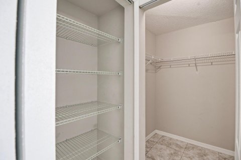 Appartement à louer à St. Lucie, Floride: 2 chambres, 92.9 m2 № 2249732 - photo 13