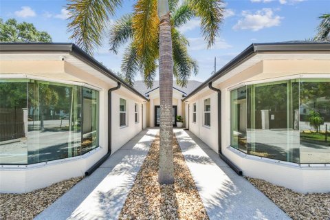 Commercial property in Safety Harbor, Florida 324.97 sq.m. № 1628236 - photo 5