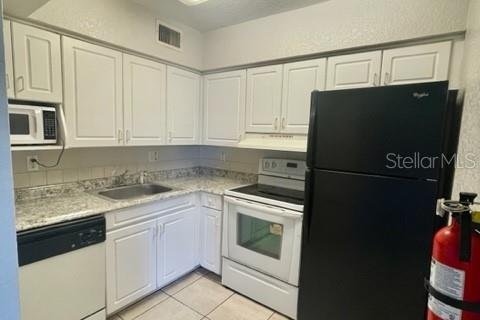 Condominio en alquiler en Orlando, Florida, 3 dormitorios, 65.03 m2 № 1912099 - foto 4