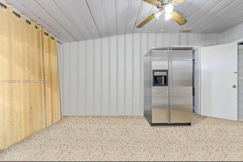 Casa en venta en Miami, Florida, 5 dormitorios, 195.19 m2 № 1988762 - foto 6