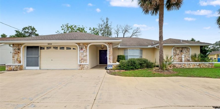 Villa ou maison à Spring Hill, Floride 3 chambres, 163.79 m2 № 2403104