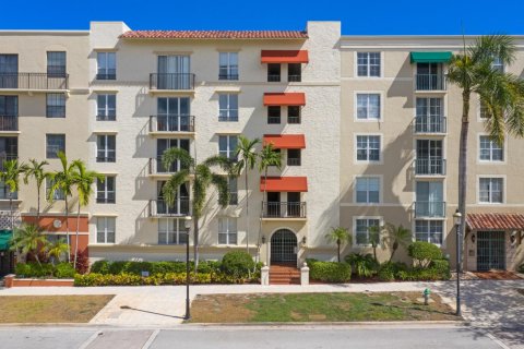 Condominio en alquiler en West Palm Beach, Florida, 1 dormitorio, 70.23 m2 № 1160432 - foto 1
