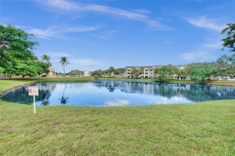 Купить кондоминиум в Норт-Лодердейл, Флорида 3 спальни, 137.5м2, № 1973125 - фото 24