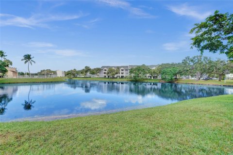 Купить кондоминиум в Норт-Лодердейл, Флорида 3 спальни, 137.5м2, № 1973125 - фото 25