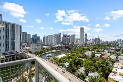 Condo in Miami, Florida, 2 bedrooms  № 2076482 - photo 19