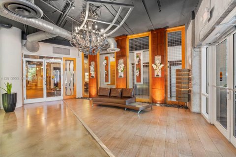 Condo in Miami, Florida, 2 bedrooms  № 2076482 - photo 5