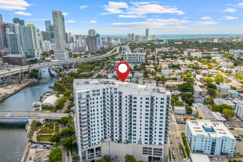 Condo in Miami, Florida, 2 bedrooms  № 2076482 - photo 28