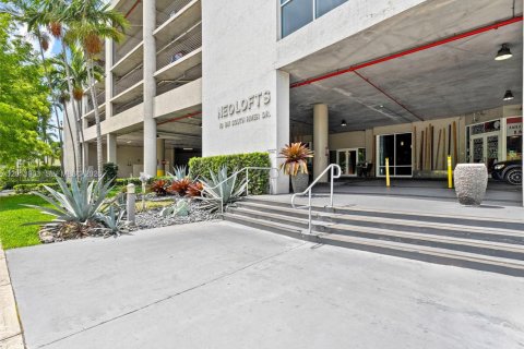 Condo in Miami, Florida, 2 bedrooms  № 2076482 - photo 3