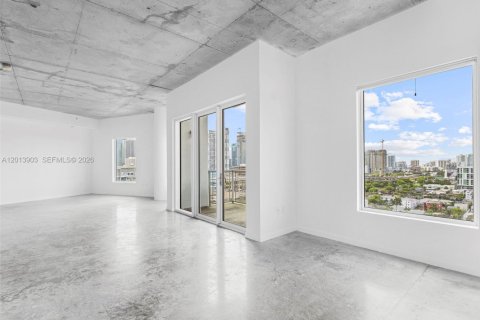 Condo in Miami, Florida, 2 bedrooms  № 2076482 - photo 12