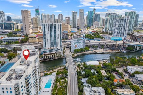 Condo in Miami, Florida, 2 bedrooms  № 2076482 - photo 29